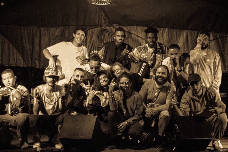 felipelaureano_'s tweet photo. Banca @boomlabmusic .
.
Agradecimentos ao @jfverleun por ter aberto as portas do @solsticiodosom e ter propiciado tal encontro.
#raprj #vidadeprodutor #boomlab #petropolisrj #fbf https://t.co/5EfMb89LdY
