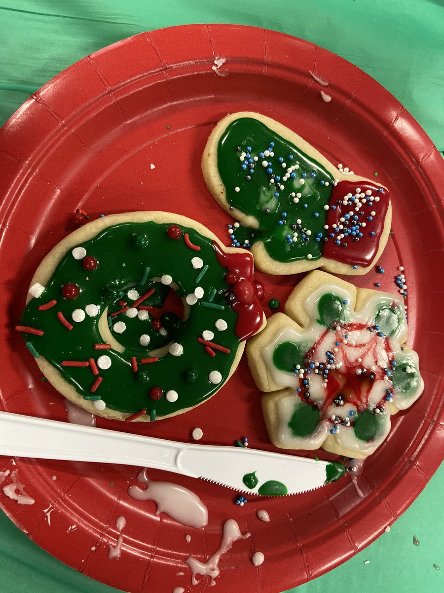 rainbows_with's tweet photo. #TodayinABA I brought in the cookies I made at my company’s cookie decorating gathering and let my kid work fot bites of cookie. Now its 2weeks off for the holidays #autism #abatherapy #holidaycookies #autismlife #abatech https://t.co/E7JJQTeygD