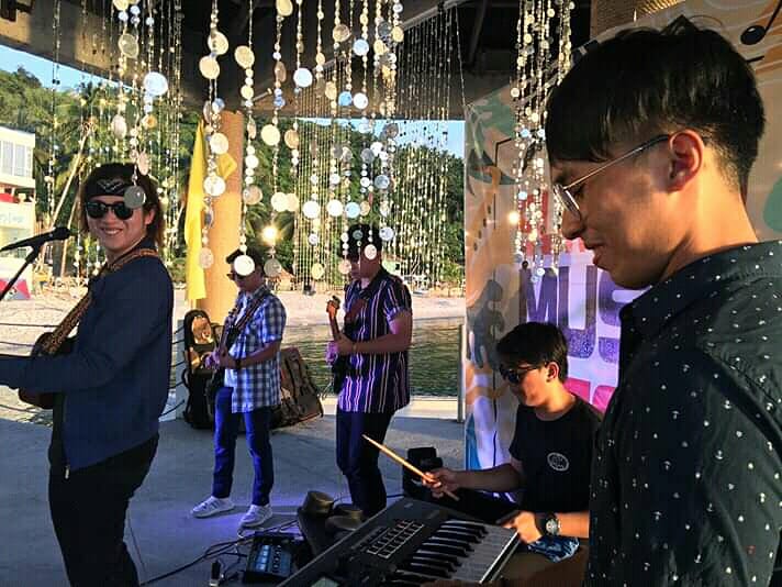 db18official's tweet photo. Thank you God for another wonderful blessing! 🙏
Taping for #InBetweenGoodbyes movie. Abangan nyo ang kanta naming “Kulay Bahaghari” sa movie na ito 🙏 To You, the triune God, we raise. With loving hearts we lift everything to you! 🙏 Guys dont forget to stream/download our songs https://t.co/DBgaoxptUJ