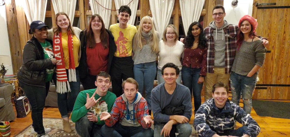 MsKogut's tweet photo. Look at all these  @HandleyInteract alumni who showed up at the holiday party!! ❤❤❤ you all!! https://t.co/TDL9vRVSKW