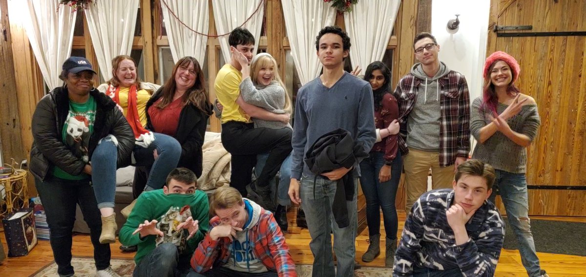 MsKogut's tweet photo. Look at all these  @HandleyInteract alumni who showed up at the holiday party!! ❤❤❤ you all!! https://t.co/TDL9vRVSKW