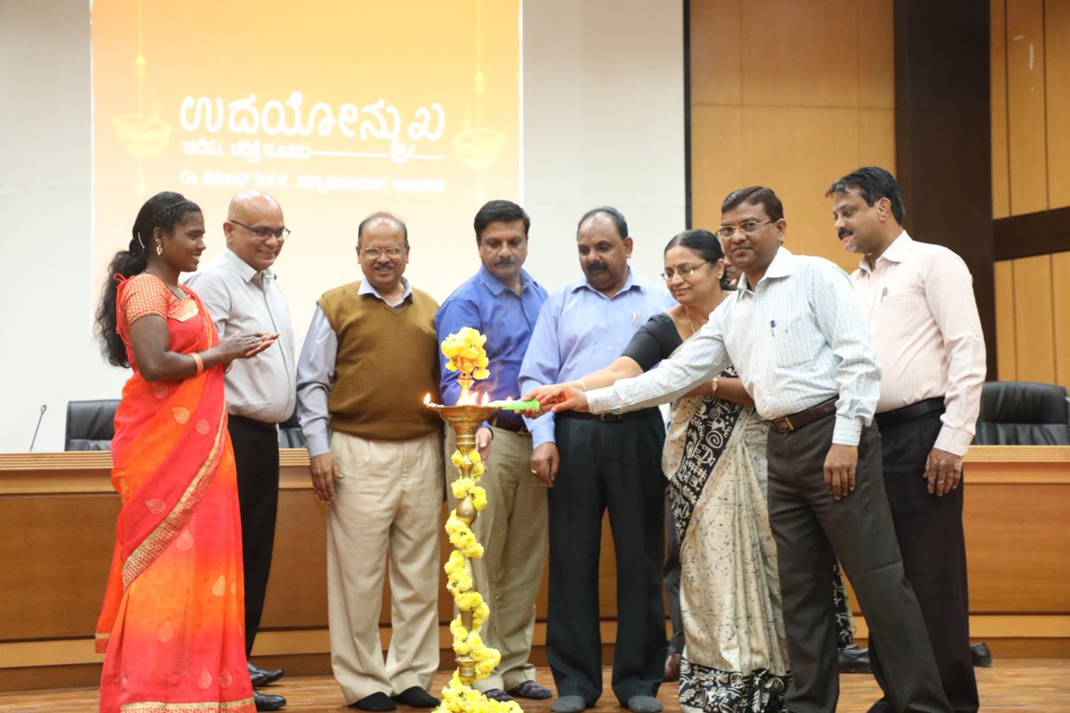 LABOUROFFICERR1's tweet photo. ದಿನಾಂಕ 16.12.2019 ರಂದು ರಾಮನಗರದಲ್ಲಿ ಜೀತ ಕಾರ್ಮಿಕರಿಗೆ ಸಂಬಂಧಿಸಿದ ಕಾರ್ಯಕ್ರಮವನ್ನು ಉದ್ಘಾಟಿಸಲಾಯಿತು @LabourGovt  @Karmika_Sahaya @LabourDeptGOK https://t.co/i7ugoszLxq