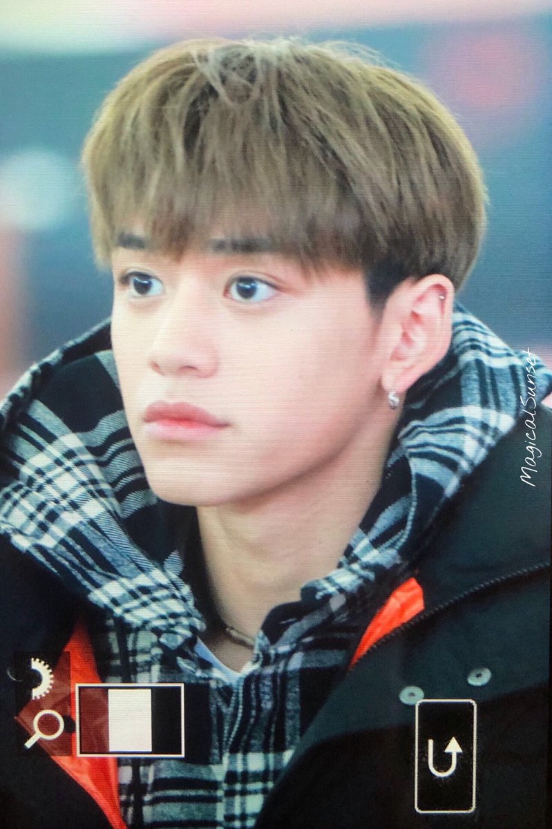 MagiCalSunSet_'s tweet photo. #LUCAS #루카스 #黄旭熙 191221 https://t.co/iDZi1wO10L