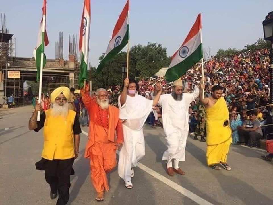 faizan_raza08's tweet image. ऐ दिल चल उड़ चले कहीं दूर उस जहाँ में, 
जहाँ मजहबी सियासते और बगावतें न हों| 

#IndianUnity 
#IndiaRejectsCAA
#GirtiEconomyJaltaBharat