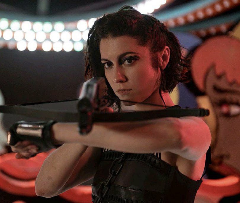 “I felt so cool. I felt totally empowered and feminine. But also, I was able to move. I was able to carry weapons. I was able to do other things that the Huntress could actually be doing. And so that felt great.”
-#MaryElizabethWinstead on her #Huntress costume in #BirdsOfPrey