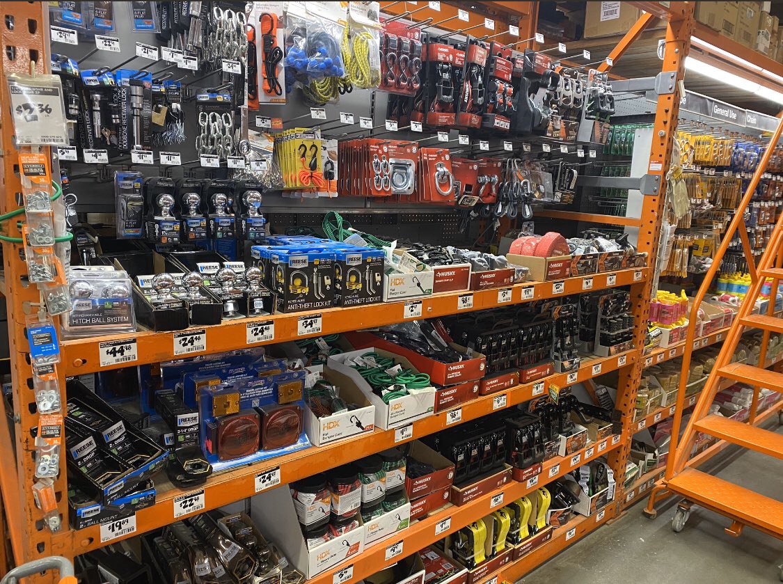 cyn_camarena's tweet photo. Shout out to my hardware closer @_RAnderson93  for making our bays look grand opening ready every night!  @DionneAraki @SantiagoOAM6638 @BrandonGusman6 @Speciality6638 https://t.co/fAVOkclV1b