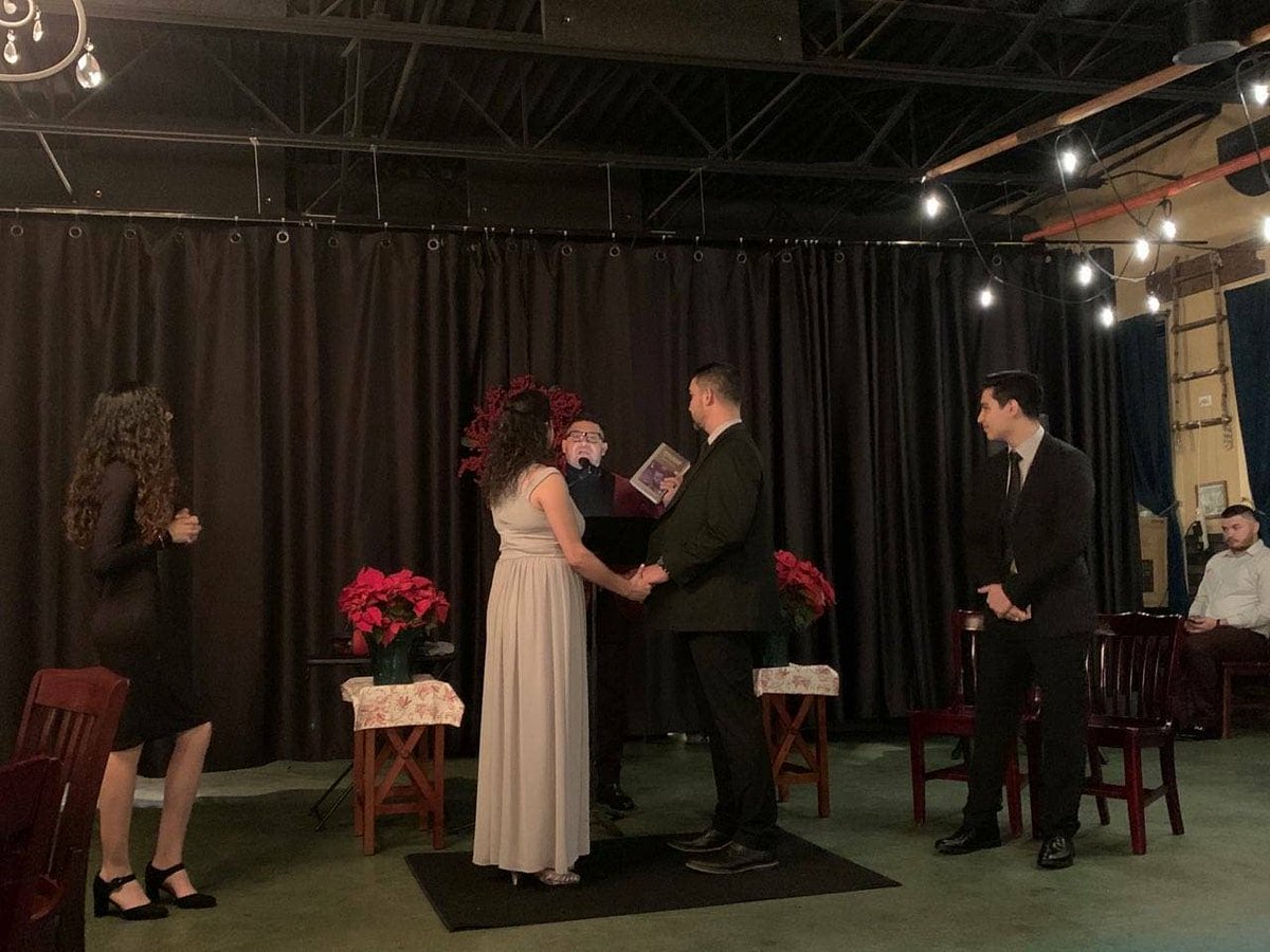 pastorpepe27's tweet photo. Had the privilege of officiating my Sister's 25th Wedding Anniversary.
Congratulations @ngonzales948 &amp; Nap Gonzales...love you all. ❤

#theystilldo #25&amp;counting https://t.co/qjeqs1s6Rq
