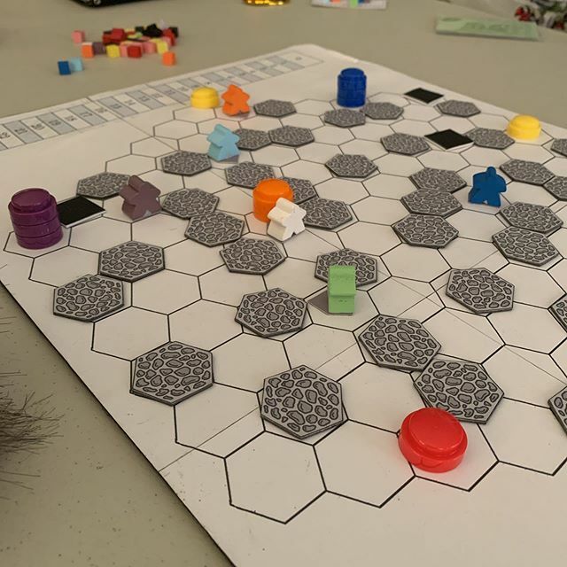 thegamesplainer's tweet image. Game 545/2019 #yetanotheryearofgames #prototypegame #chaserace #bgg #boardgames #boardgamenerd #boardgamesofinstagram #gamenerd #tabletopgames ift.tt/2Q3ARVc