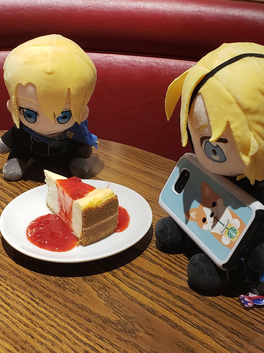 sakurawitch13's tweet photo. The best shots from Dimitri's birthday dinner tonight.
Pre-skip Dimitri: @YunalovesKawaii
Post-skip Dimitri: @ribboneels and @purrmaid
#FireEmblemThreeHouses #DimitriBDAY2019 #DimitriAlexandreBlaiddyd https://t.co/jZZ5svm4Nm