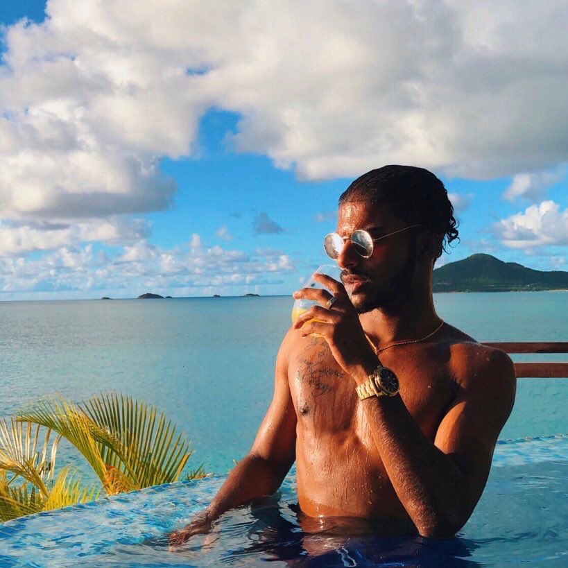 Benett Mathews <a href="/benett__/">Benett</a> . He’s our first grad feature. He rushed Fall 2015, and now is about to finish medical school in the Caribbean. In a year he’ll be 24 and a Doctor in the United States. #fijifeature #fijifriday #fiji #Fiji #Fiji2010