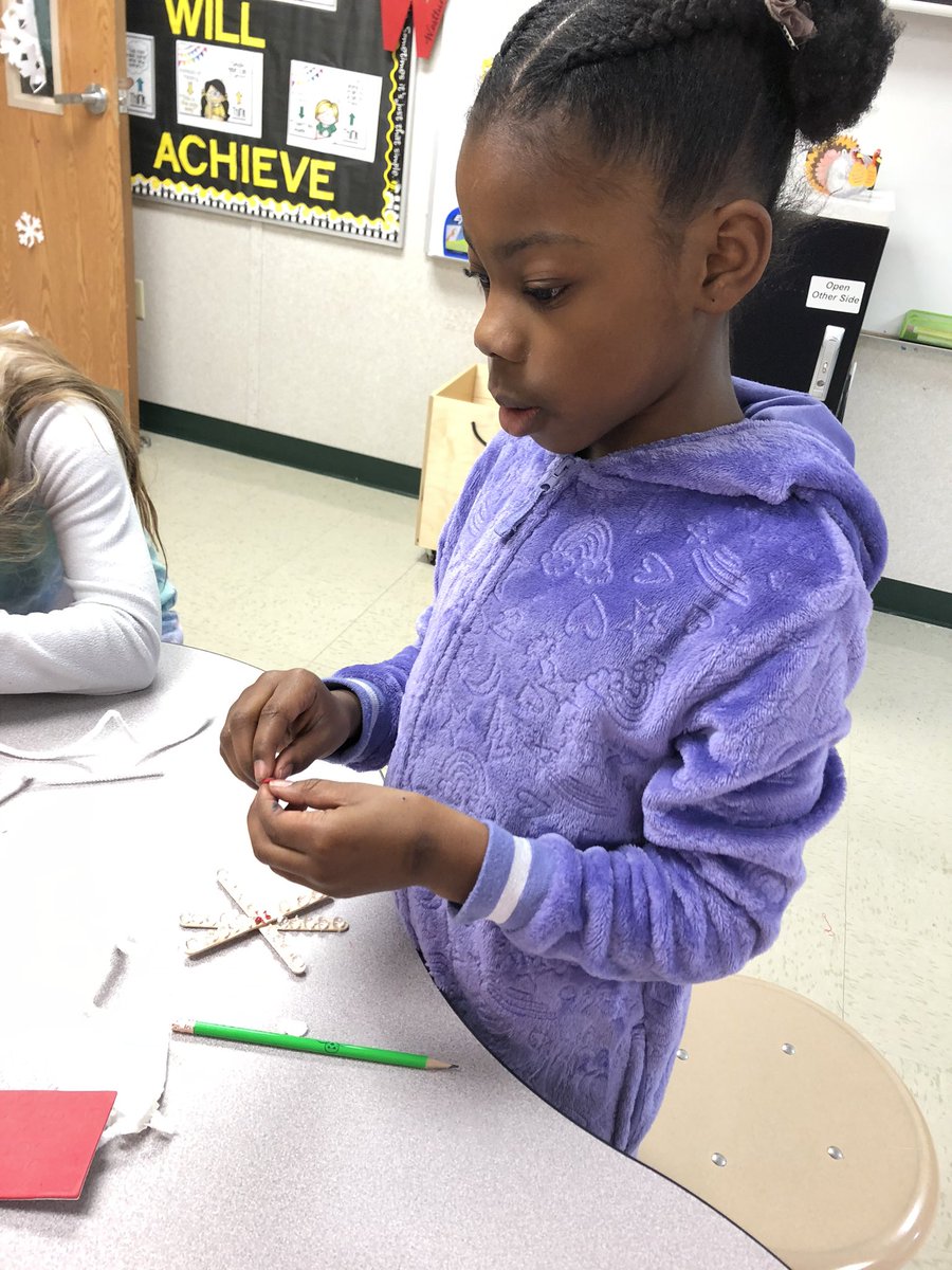BarbaraWestlund's tweet photo. 3rd grade learning about snowflake symmetry in the MakerSpace!
#EngageYCSD @kecagle
@kdenny_ @YCSD #InnovateYCSD @yes_falcons @leadegriffin @tkrejcareck #stemYCSD @PamNorthamVA
@ScienceMusofVa
#STEMva @childengineer https://t.co/wvyclbEc62