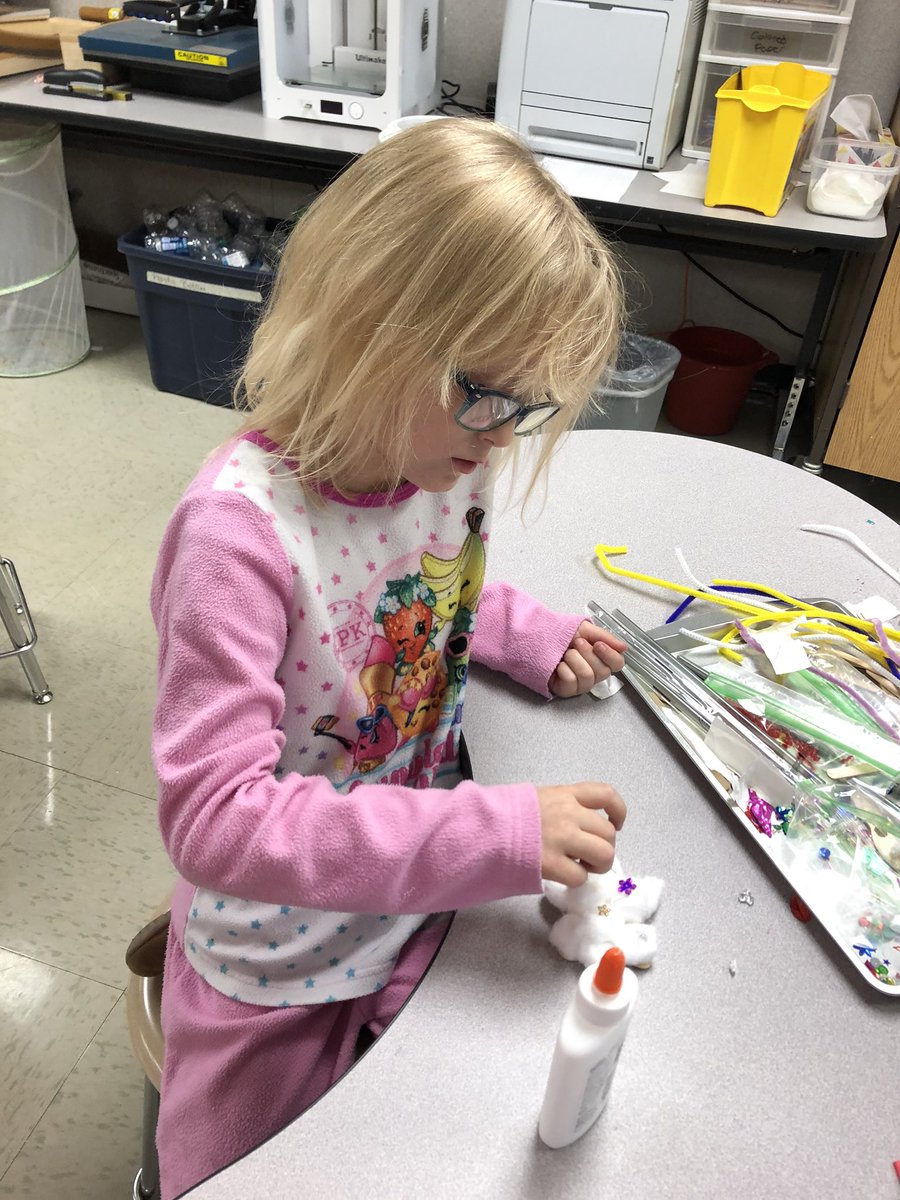 BarbaraWestlund's tweet photo. 3rd grade learning about snowflake symmetry in the MakerSpace!
#EngageYCSD @kecagle
@kdenny_ @YCSD #InnovateYCSD @yes_falcons @leadegriffin @tkrejcareck #stemYCSD @PamNorthamVA
@ScienceMusofVa
#STEMva @childengineer https://t.co/wvyclbEc62