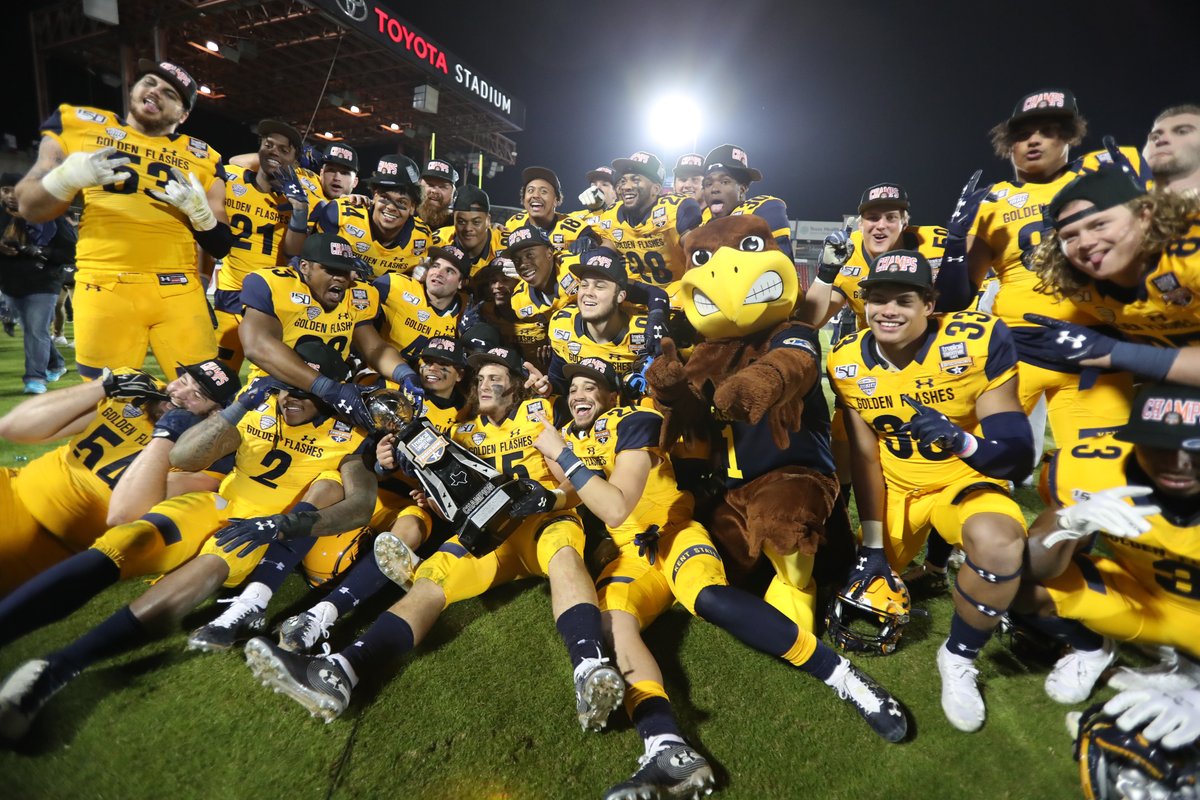 https://kentstatesports.com/news/2019/12/21/football-flashes-win-first-bowl...