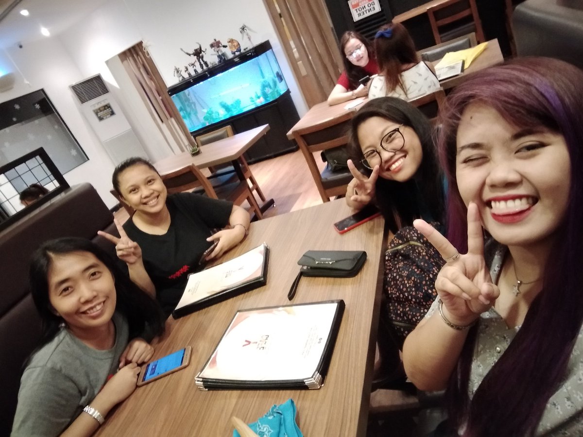 TineYooKoo's tweet photo. Glad to be with these girls! Mygash haha. Gutom na tayong lahat! ๐
๐ @Chanwoobibi @0915HAZEL @daninanie @janhyun94 @squishyquail131
#SecretsWithBobby #BeautifulBBOBBY https://t.co/cpI0JuevPx