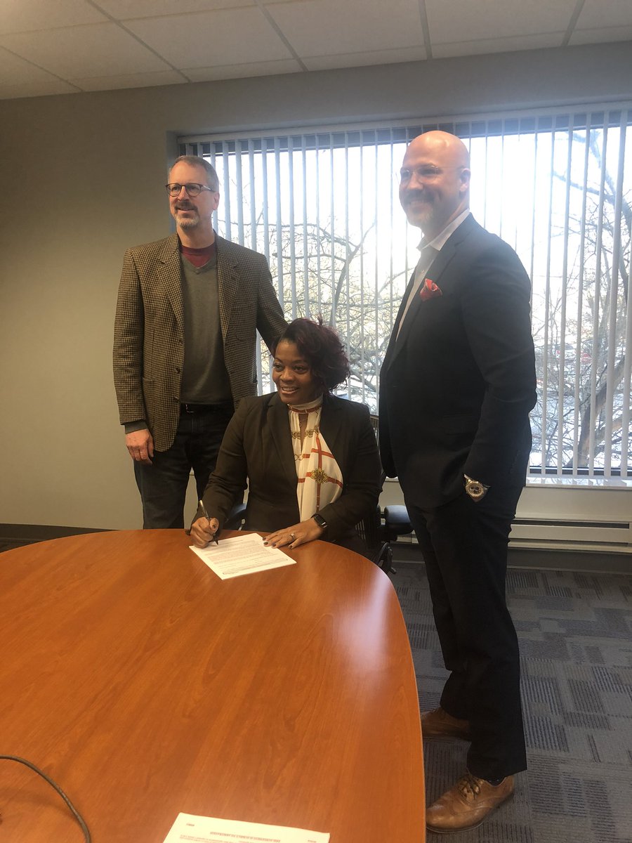 OnlymeWmc's tweet photo. Coloniallife signing day.. Distict General Agents and Agency Development Managers.. #newteam #newyear #goalsandaccomplishments #2020goals https://t.co/0Yh455ot9K