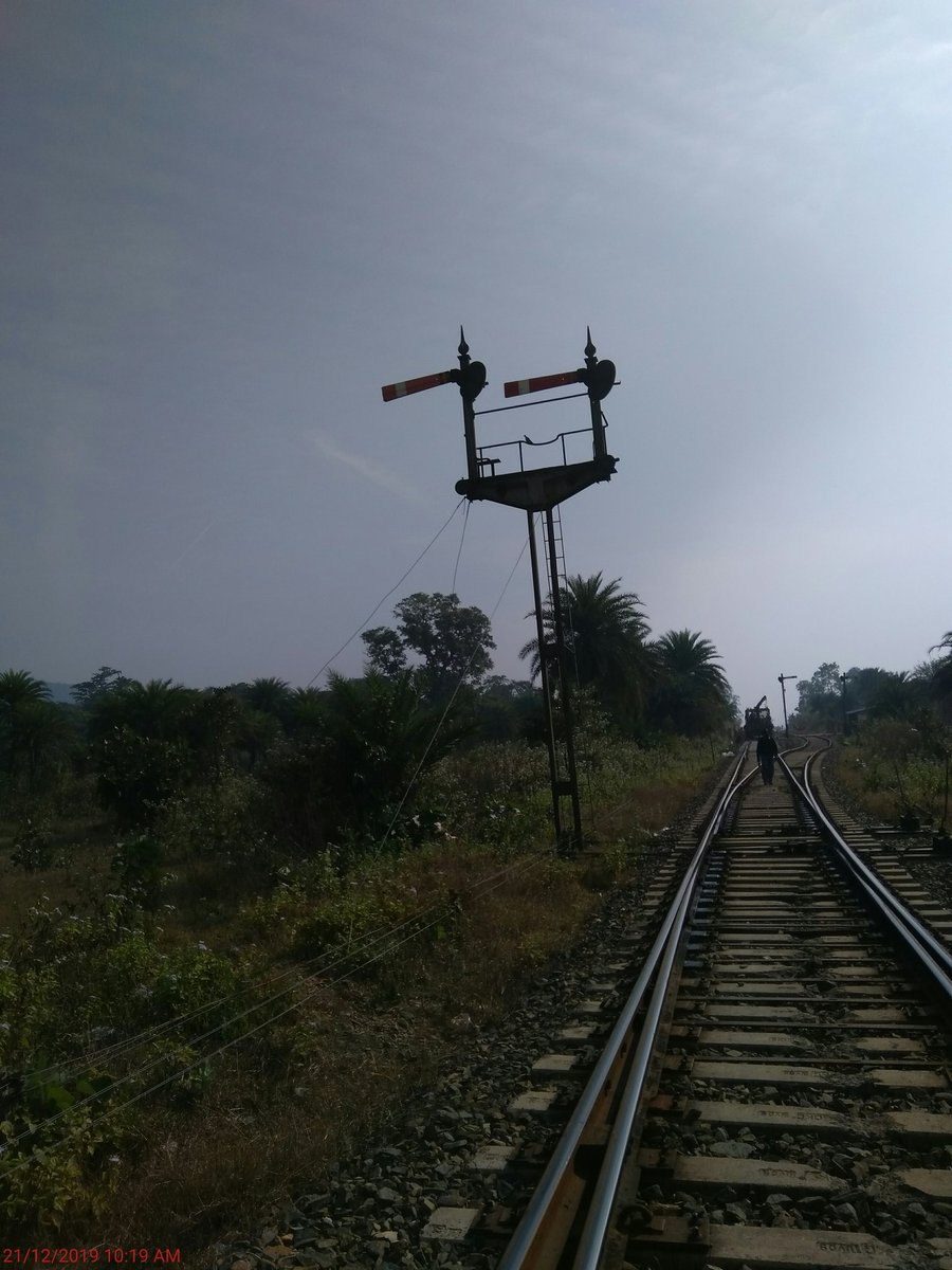 OdishaRail's tweet image. Semaphore signal system
#Odisha #railfan #OdishaRail #IndianRailways #semaphore #signal #IRFCA
