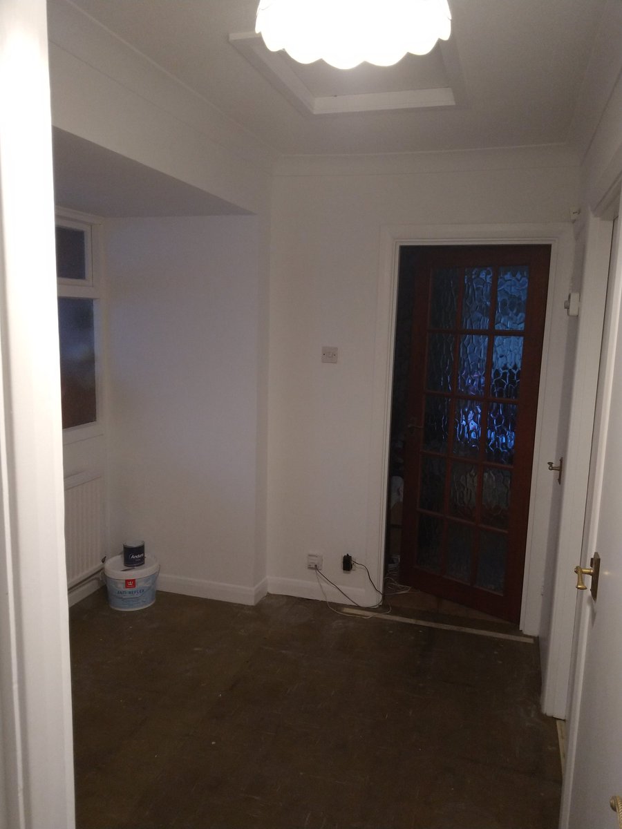 wdrpaint's tweet photo. Finished for Christmas! \o/ ๐ป Final pics from last job. Bit of tidying and fittings back yesterday. @AnduraCoatings #SatinWhite @Tikkurila_UK #antireflex2 https://t.co/nDYWWCVgAz