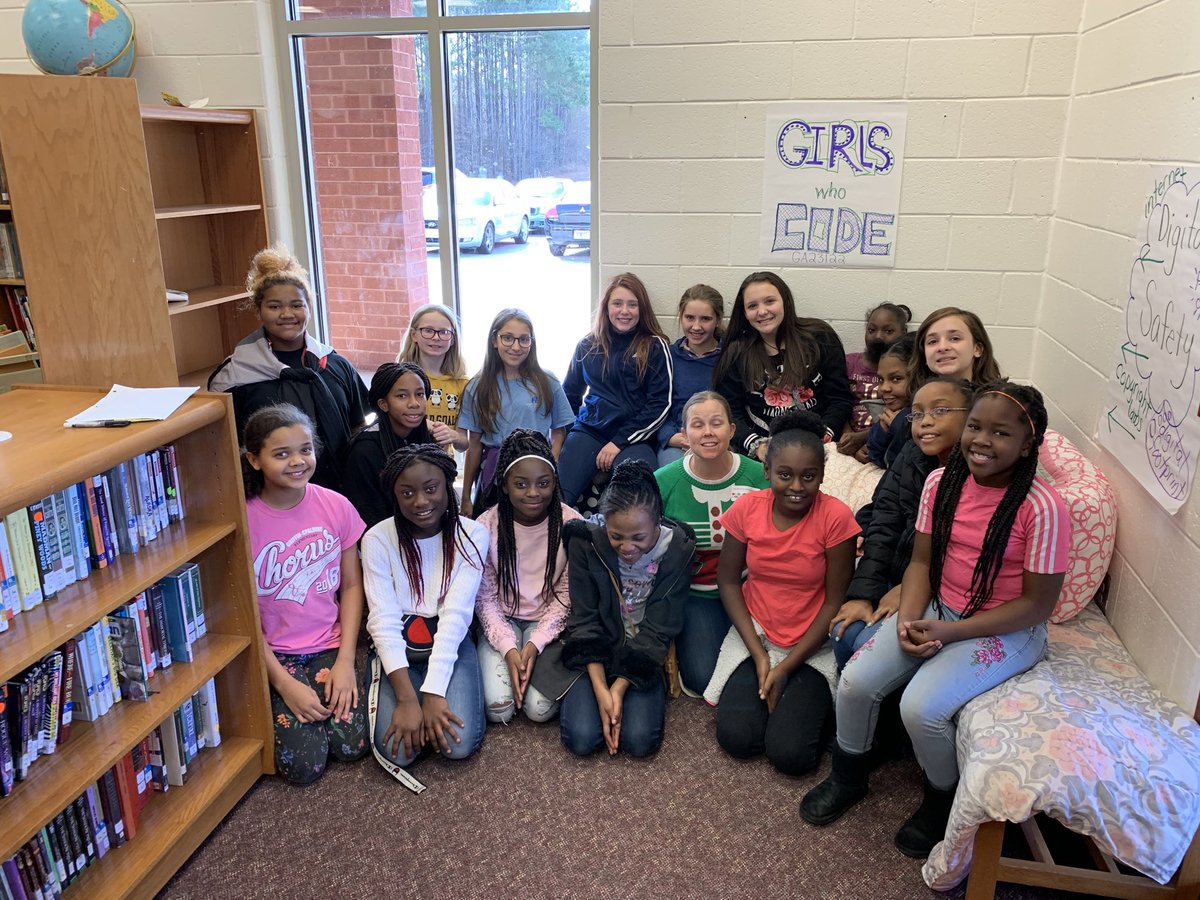 ⁦@KennedyRoadMS⁩ we launched our #GirlsWhoCode club. Followed up with girls leading another #HourofCode2019 activity with #CSFirst #AnimateAName Thanks to ⁦@GoogleForEdu⁩ and ⁦@ALALibrary⁩ encouraging students to be #ReadytoCode what an empowering event!