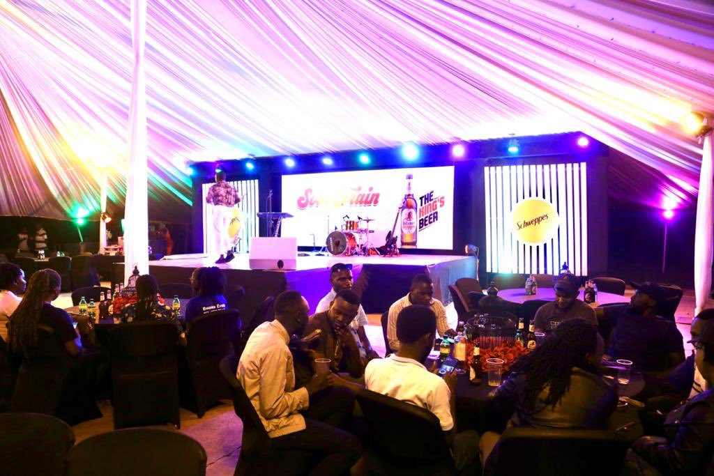 SproutAfricaLtd's tweet photo. The vibe, the drinks and the people... a perfect combination Of #SoultrainOldiesExperience
#PilsnerTheKingsBeer
#schweppesug https://t.co/IWFl11VeGZ
