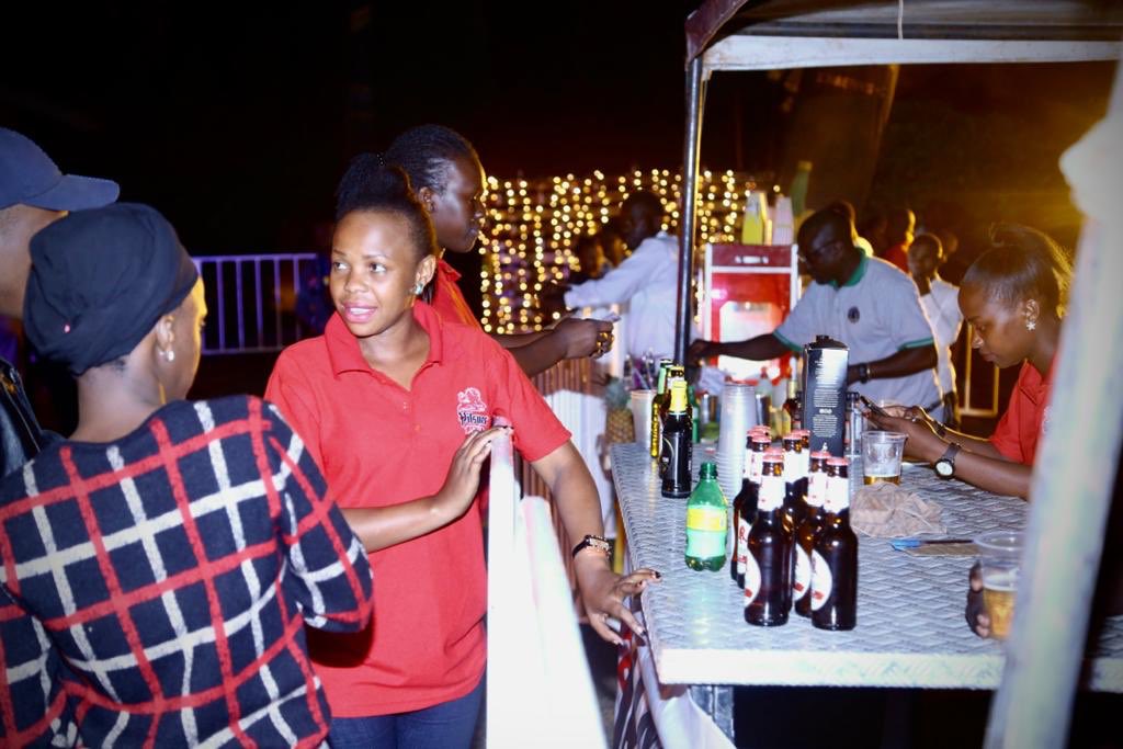 SproutAfricaLtd's tweet photo. The vibe, the drinks and the people... a perfect combination Of #SoultrainOldiesExperience
#PilsnerTheKingsBeer
#schweppesug https://t.co/IWFl11VeGZ