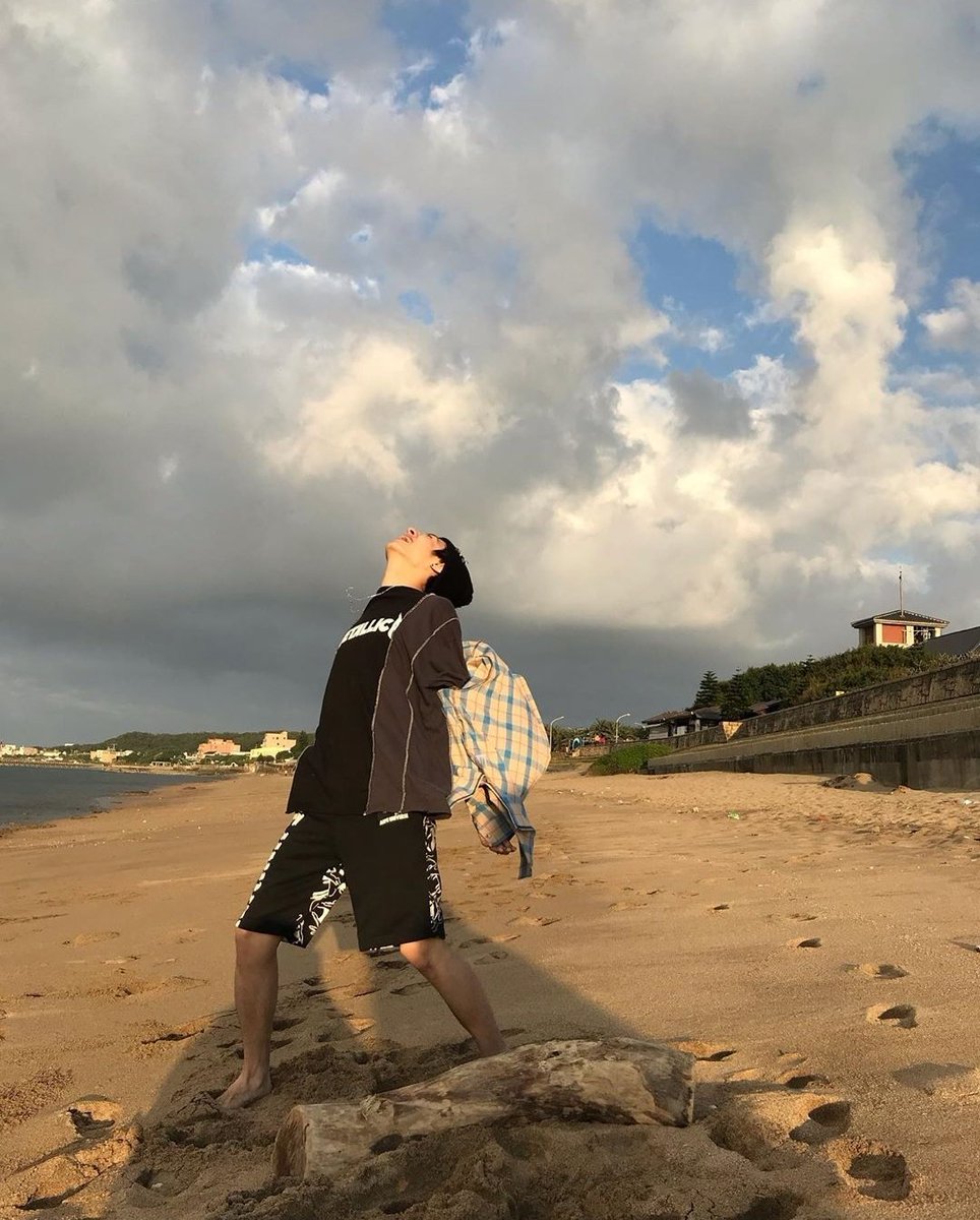 WEiparaguay's tweet photo. 191219 | 📷
Actualización de Jyunhao en su cuenta de Instagram.
Traducción: Mi vida es una broma 😁 es por eso que sonrío.
@OUI_ent #WangJyunhao #Jyunhao #Gunno #Ouientertaiment #Ouiboyz #OuiboyzPy https://t.co/ijJtUGMMgY
