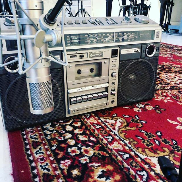postelecstudio's tweet photo. Entire mix master phased then re recorded through hitachi. Spicy. #hitachi #braunermicrophones #recordingstudio #musicproducer #newmusic #edinburghrecording #musicstudio #phaser https://t.co/UTUXMabheg https://t.co/qymqk9UMBM