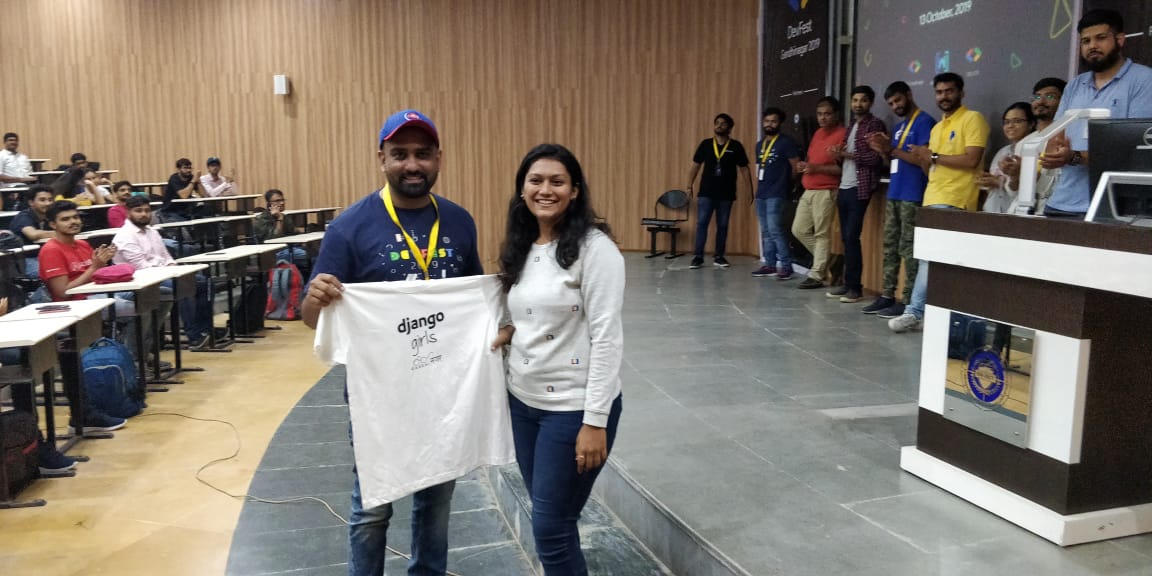 tanvishah140's tweet photo. @GoogleDevsIN 2019 is tech year instead of memory!

Approved Google AdSense on my Blog account😍

Core-team member of @WTMBaroda🤙

Getting chance to deliver my first tech and non-tech talk🙌

Best one - Getting django tee at #DevFestGnr by #ngIndia organizer😊
@debug_mode

#MyBestTechMemory https://t.co/W76ItUZwTl
