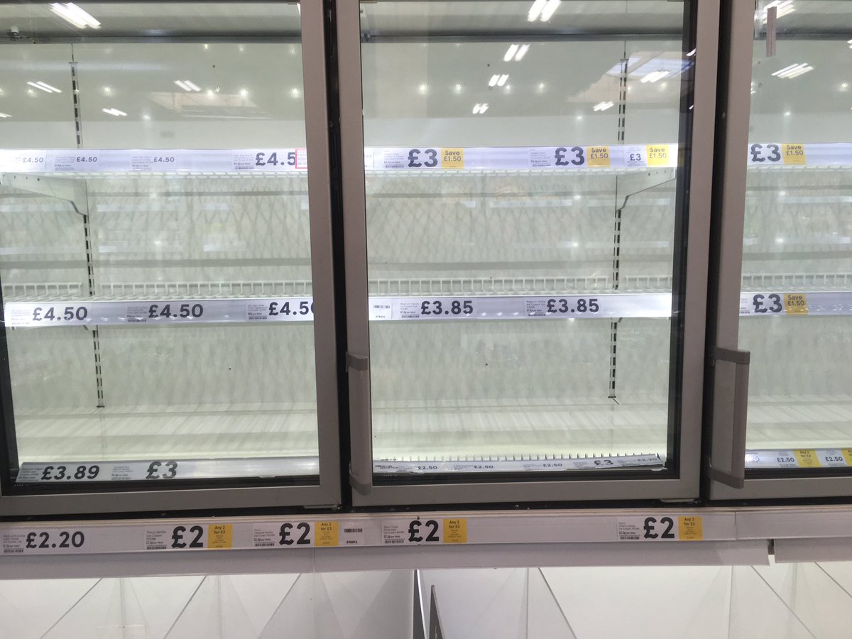 LauraMRollins's tweet photo. Either everyone in West Brom has gone vegan or @Tesco don’t think vegans need dessert for Christmas 😏 https://t.co/J41qn8MVR3