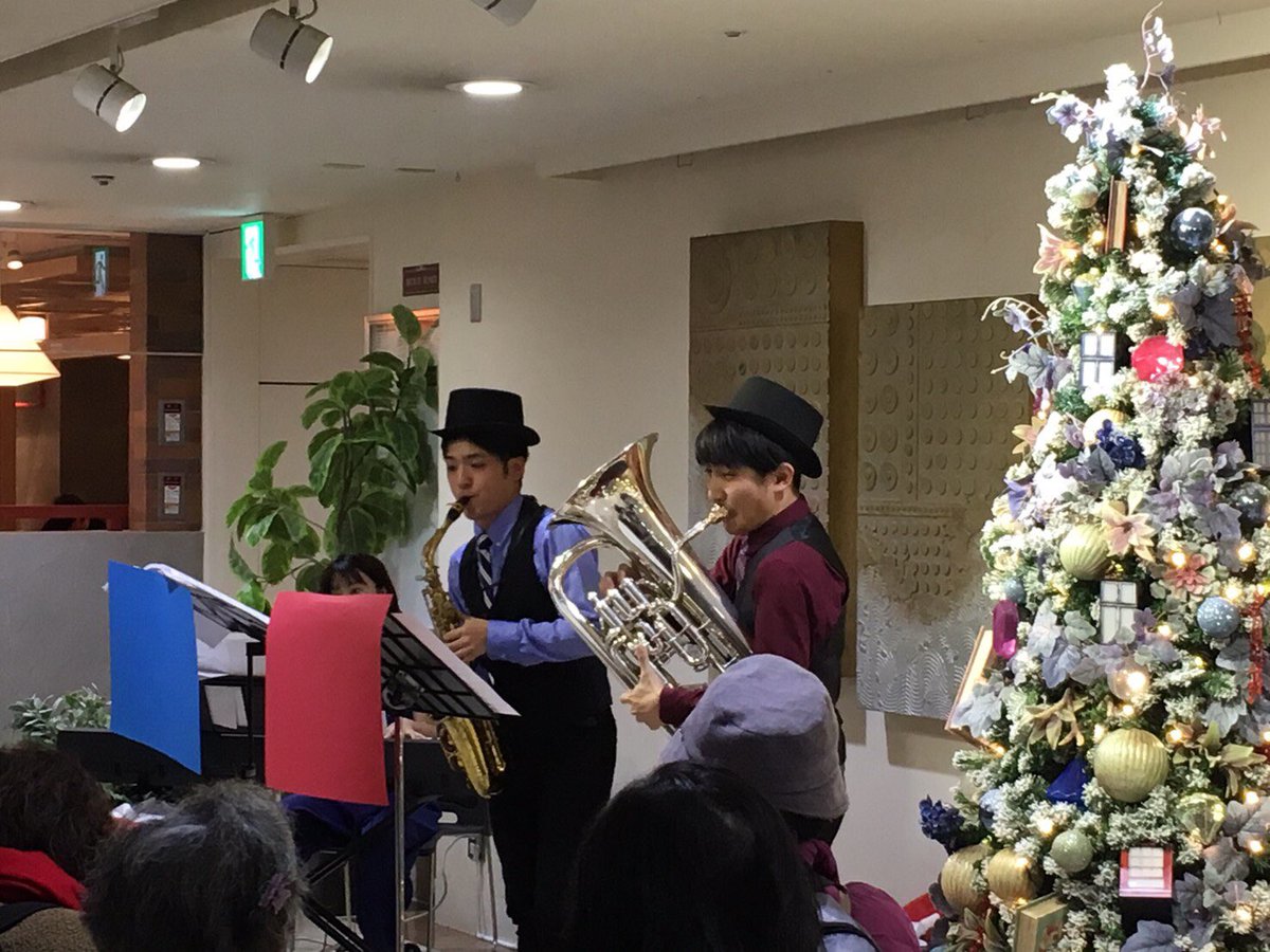 OtokotoSc's tweet photo. ルミネ×オトコト 1日目
ユーフォ〜ん♪のご出演！
サックスとユーフォニアムの優美な音色にみなさま癒されていたご様子でした。
明日22日はタンゴデュオ『ありことあやこ』です！
#ルミネ荻窪　#オトコト
#ユーフォ〜ん♪
#杉並区　#荻窪
#クリスマスコンサート https://t.co/395FtvWidT