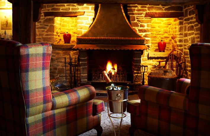 HAPPY SATURDAY EVERYONE!

We'd recommend spending yours in one of beautiful lounges with a bottle of bubbles!