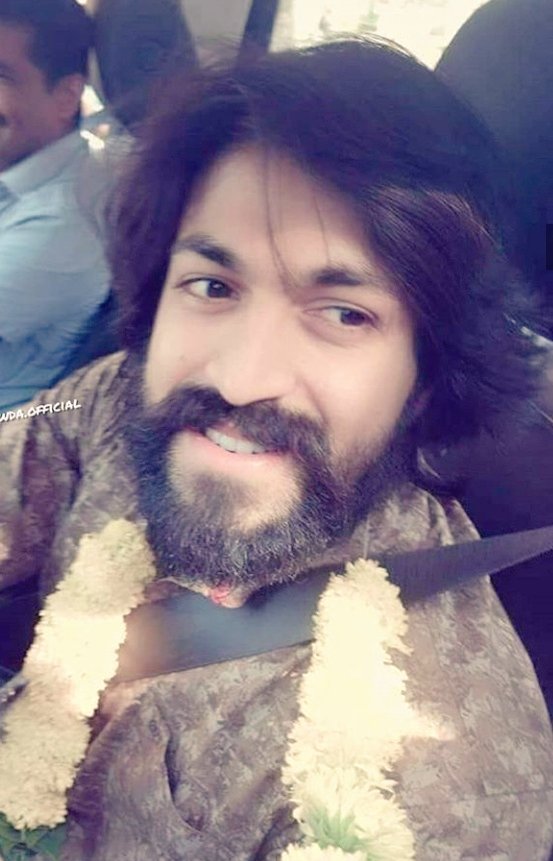 yash_trend's tweet photo. #KGFChapter2FirstLook
@TheNameIsYash https://t.co/TLNxefinSg