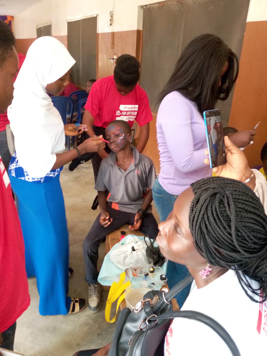 john_todell's tweet photo. #Toes4orphans
#Toesoyo
Children having there first face painting, the look on their beautiful faces could tell it all.# Happy. https://t.co/wXU5eW1hCl