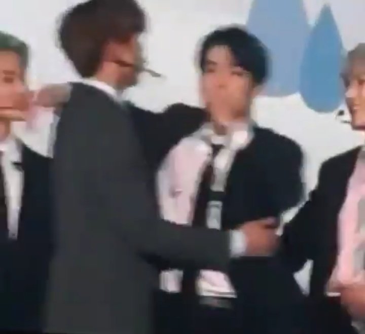 johnjae doing things ๐ค๐ tweet media