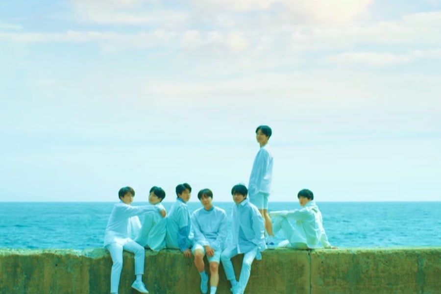 amruwithluv's tweet image. I didn't tell anyone, but I felt on that long-ago day that I had finally found a real family. Real brothers.  

        -#JungKook 22 May Year 22

This shit still hurts ... T_T
#HYYH #TheNotes #BU @BTS_twt