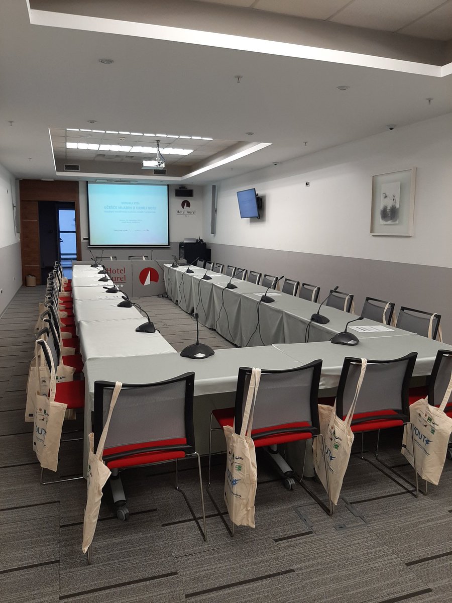 nvo_prima's tweet photo. ➡️Okrugli sto "Učešće mladih u Crnoj Gori" 📢
➡️ Hotel Aurel (Josipa Broza bb) Podgorica, sa početkom u 09.45.⏰
➡️ Jeste li krenuli? 🙋‍♀️ Čekamo vas
************************************
#ybh4wbt #mladicg
@EuropeanYouthEU @FondacijaDivac @MinSportaMladih https://t.co/E4XdjB5Rvg
