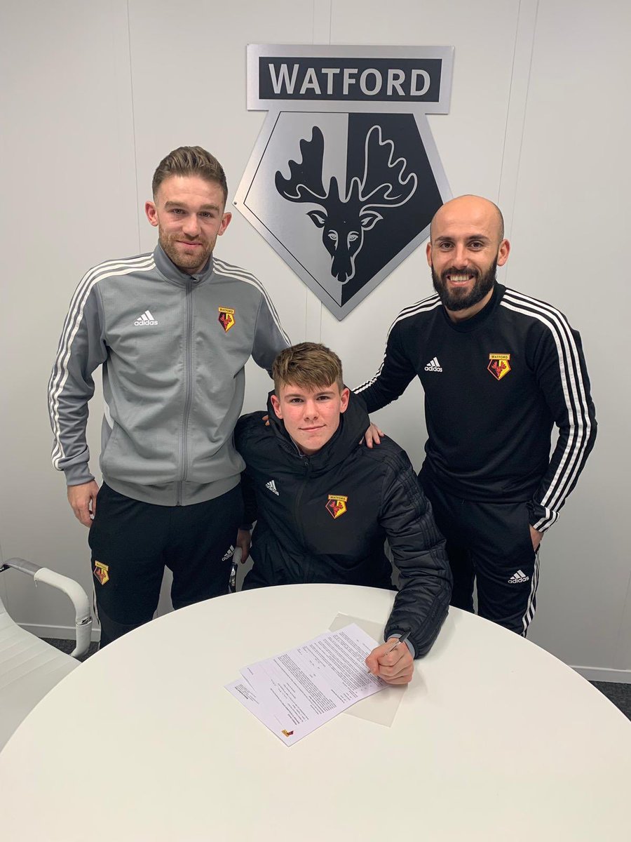neilhall75's tweet photo. Delighted for Will to sign a 2 year scholars contract with @WatfordFC. Thank you to the coaches who’ve had a major influence on him growing. Andy Durrant @BerkhamstedR @fourfor2ltd @ki3ranturn3r Luke Hyde, @Oriza8Riza  Matt Bevans👇and Armand Kavaja 👇. The hard work starts now https://t.co/lLCXcvEmQ2