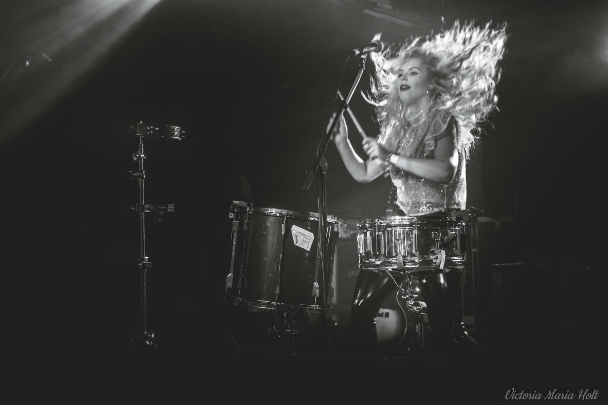 Future Transmissions tweet media