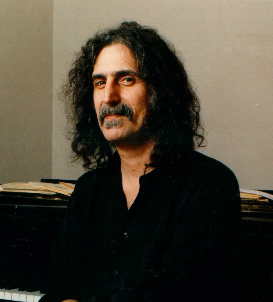 AdvokatMurmansk's tweet photo. Happy Birthday Frank Zappa! #FrankZappa #HBDFZ #TheMothersOfInvention #Zappa https://t.co/eWu76l5KQi