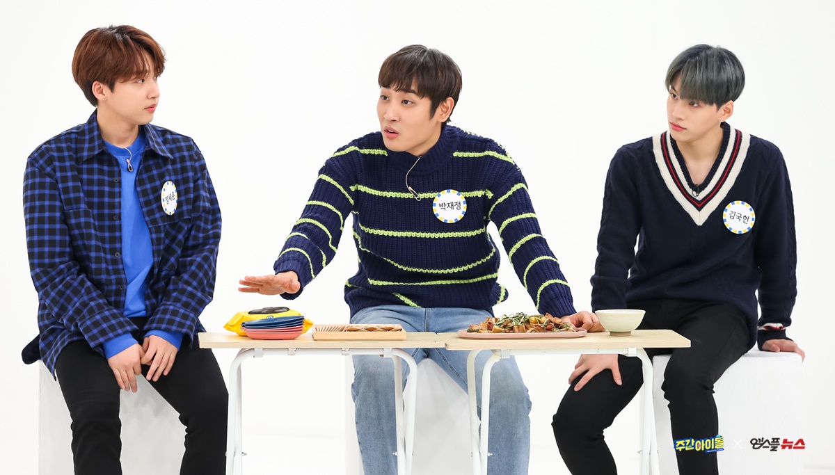 look_idol's tweet photo. 기다리셨나요?,,,😃
슬쩍 두고갑니닷,,,😍

#박재정 #김국헌 #정세운 #주간아이돌 #현장HD포토 #비하인드 @jeongsewoon_twt @official_bofyou @parcjaejung 

@look_idol Follow 팔로우 미!
고화질 📸 ▶ https://t.co/3BFCSsOJdv https://t.co/JXM9QlR26w