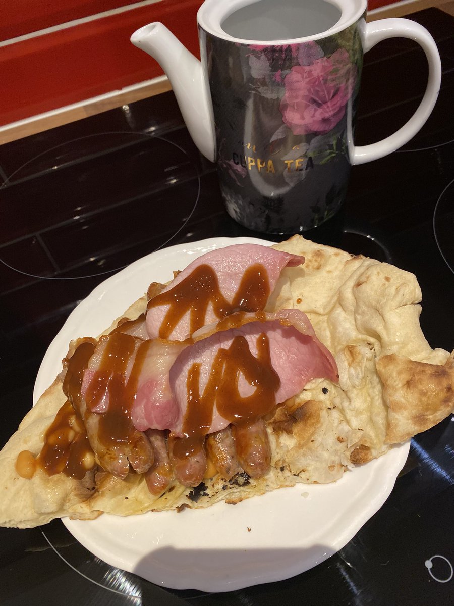 GarbuttNoel's tweet photo. It’s been pointed out to me by my weighing room colleagues that our jumping compatriots seemingly led by @samtwiston have something called “Rate My Breakfast” so I’m putting my breakfast up from today which is Sausage, Bacon, Beans &amp; Brown Sauce on a Nan Bread with Tea #ratethat https://t.co/UDgtfpkkiJ