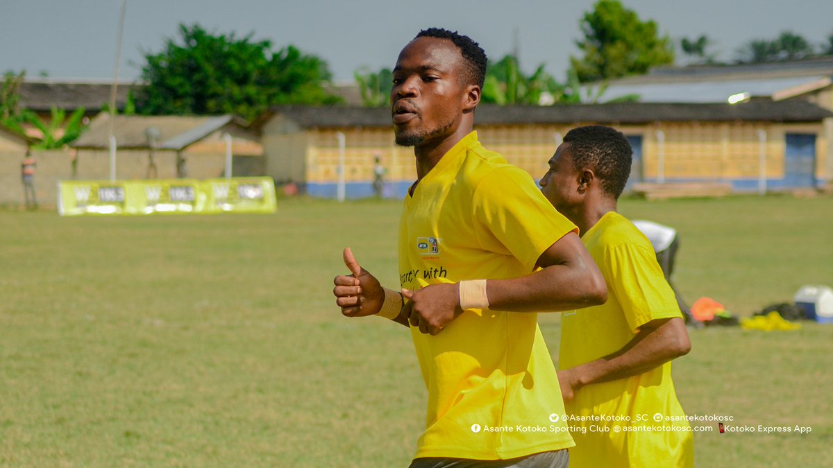 AsanteKotoko_SC's tweet image. Details of Kwame Adom's contract.

Lad is a utility midfielder and signed for 3 years. Signing follows a successful 2-week trial at the club. Played for Salalah FC in Oman last season after a 2-year stint with Mjällby AIF of Sweden. 

#AKSC
