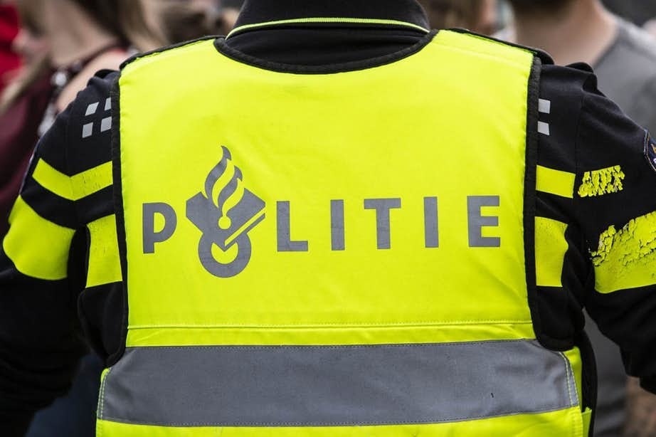 Gewapende overval in winkelcentrum Kanaleneiland. via @duicnl.