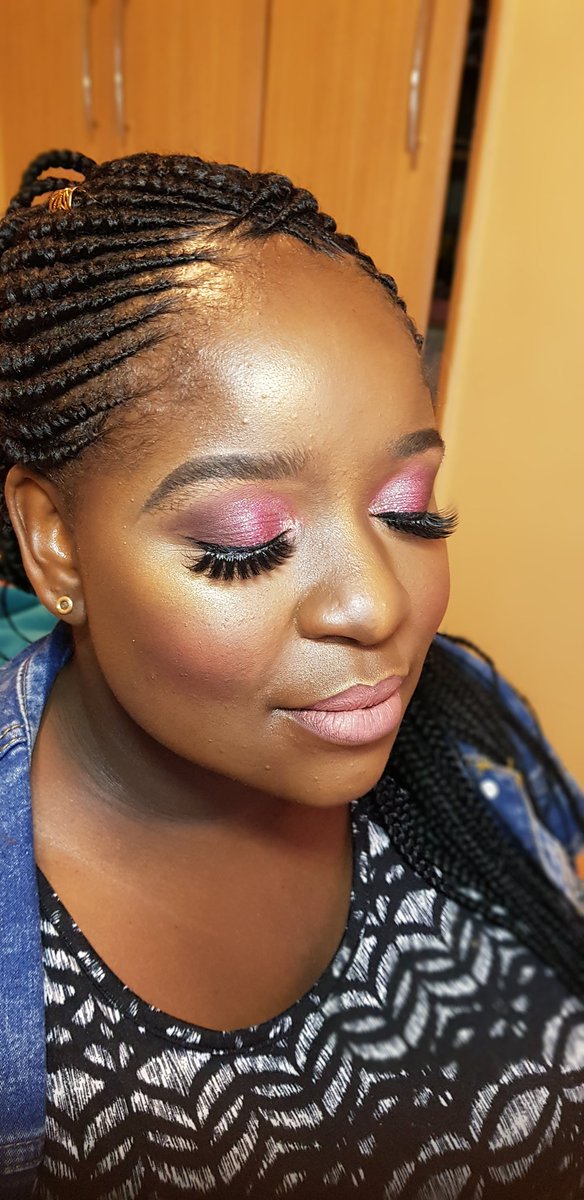 TouchofBree's tweet photo. A soft baby shower beat on mommy to be Mamello!๐
#touchedbybree #touchofbree #GirlTalkZA #blackgirlmagic #babyshowermakeup #gautengmakeupartist #gautengmua #vaalmakeupartist #vaalmua #joburgmakeupartist #johannesburgmakeupartist #facebeat #softglam #browsonfleek #beforeandafter https://t.co/zYZJQJgyH4