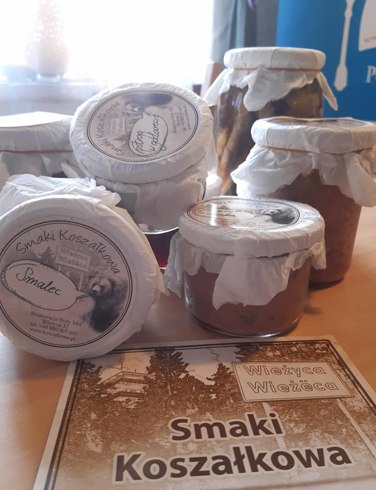 wiezyca's tweet photo. Jeśli nie zdążyliście złożyć zamówienia na świąteczny garmaż, to podpowiadamy, że w naszej restauracji dostępny jest garmaż Smaki Koszałkowa 👌😍🎅
Zapraszamy 🤗🎄❄️
#święta #zima #Koszałkowo #Kaszuby https://t.co/jVOjhBNARD