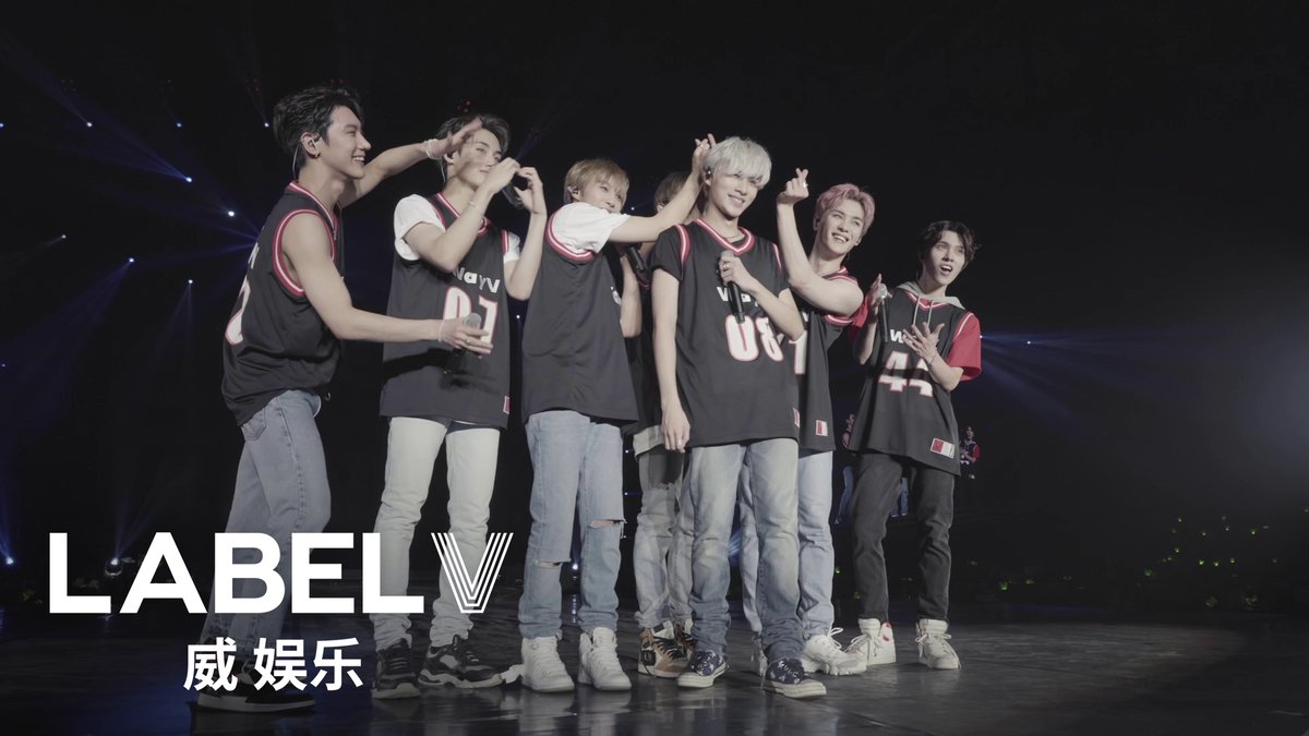 fan_france_ten's tweet photo. [Vidéo] 21.12.19

Petite vidéo du fanmeeting ' WE ARE YOUR VISION' des garçons à Bangkok 💚🇹🇭

🎥https://t.co/BY0e45Y4dC

#WayVehind #Bangkok #WayV

#Kimi 

---

cr : WayV https://t.co/AoC1AD7Mf0
