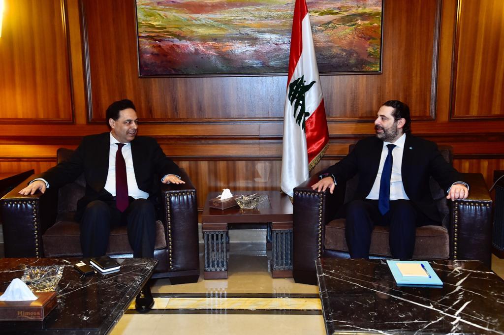 محاولاً مع رئيس الحكومة السابق سعد الحريري محاكاة وضعية جلوس الرئيس نبيه بري في مجلس النواب - 21/12/2019
#حسان_دياب