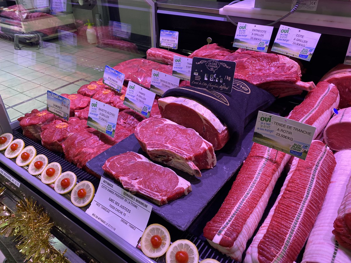 ButcherOnFire's tweet photo. Bon, ça c’est fait! 😎
Coupure. Reprise à 13h. ⏰
On les attendait, Wagyu, Black Angus et Iberico sont arrivés! 🥩🤟🏻
La Charolaise maturée est là aussi! @ULesCommercants #Noel #volaille #boucherie #viande #food #chaponbresse #wagyu #blanckangus #puigrenier #Angers https://t.co/jjEiDQhFhP