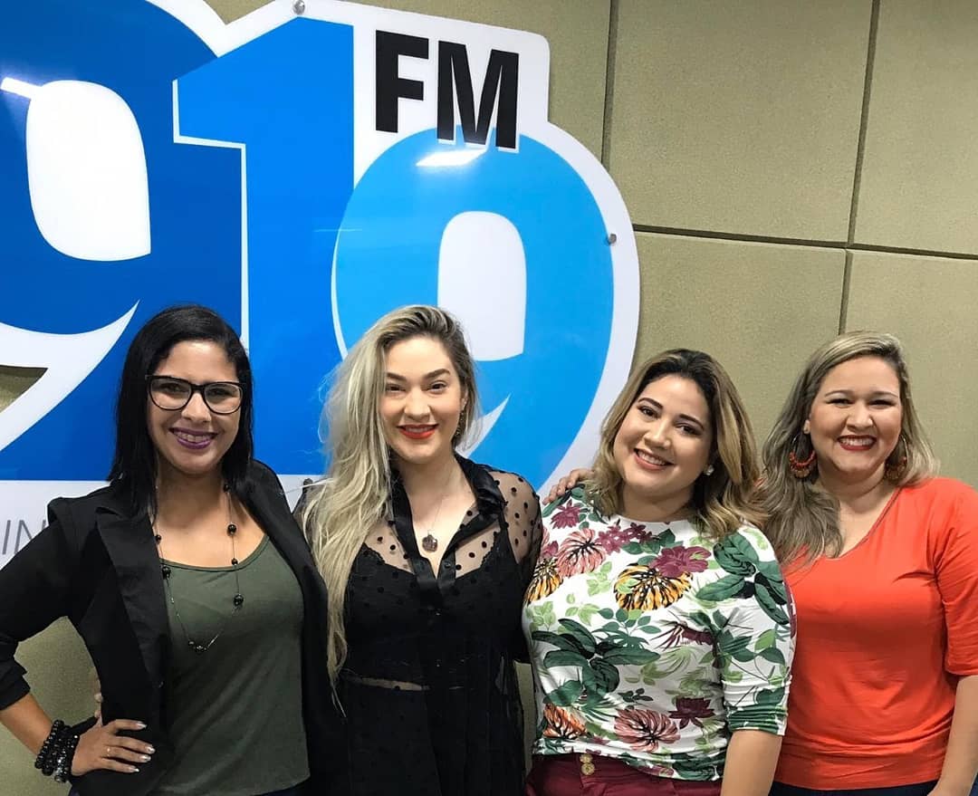ruraldenatalfm's tweet photo. Ontem quem esteve aqui com a gente, foi a @mariliamakeupoficial! Ela participou do programa #papodemulher, com @dayannycortez @karenvarelacomunicadora e @luiza_gualberto 😍
A #cabrita também aproveitou pra matar a saudade de Padre Nunes! 😀
#91fmnatal #vemcomagente #cabrita https://t.co/IJk1oIw9TZ