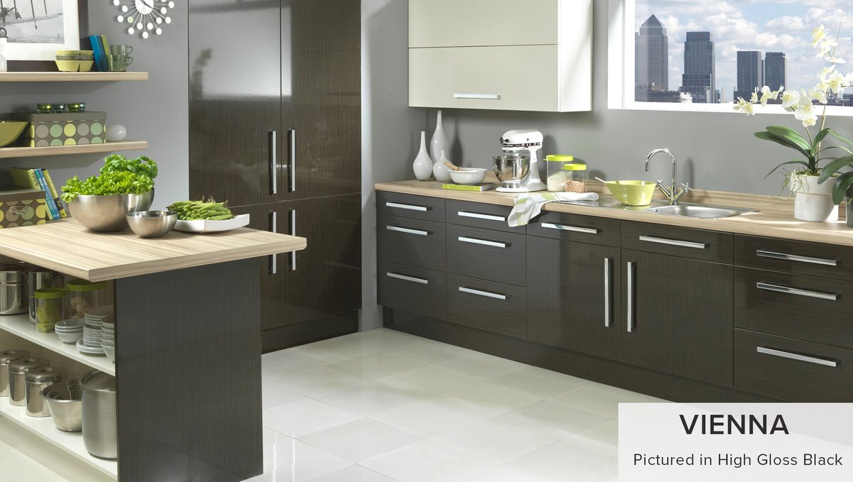 DreamDoorsHQ's tweet image. The understated simplicity of the Vienna design offers flexibility to create the perfect kitchen that reflects your style and complements your home.

Take a look: bit.ly/2P6Ch1M