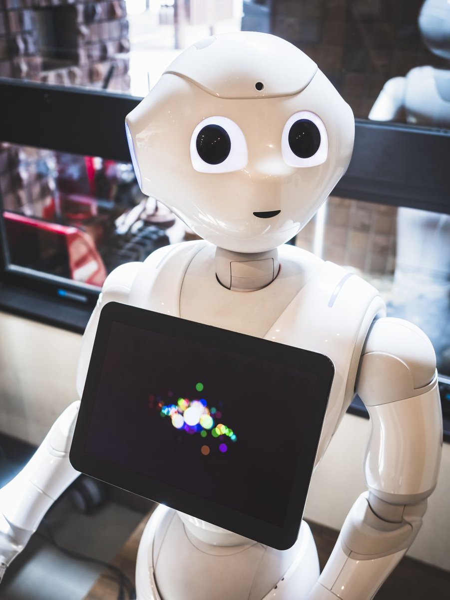 BryanDigitalMa1's tweet photo. Two Belgian hospital have purchased a #RoboticReceptionist. The robot costed around $23,000 and comes with a lot of cool features like understanding 20 languages and recognizing facial expressions, voice, and body movements.
#DigitalMark360 #Digitalmarketing #Startup #AI #Robots https://t.co/TWYqB71WVZ